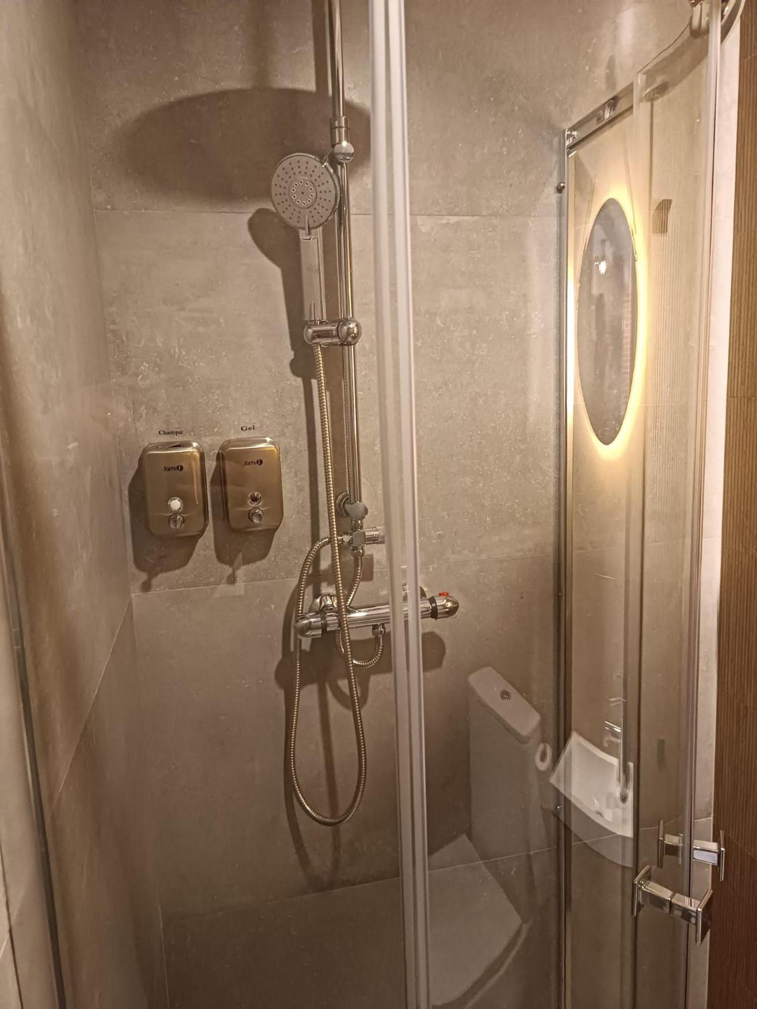Alma Urbana Alojamiento Malaga Ngoại thất bức ảnh